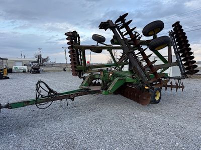  John Deere 630 Disk 30' 